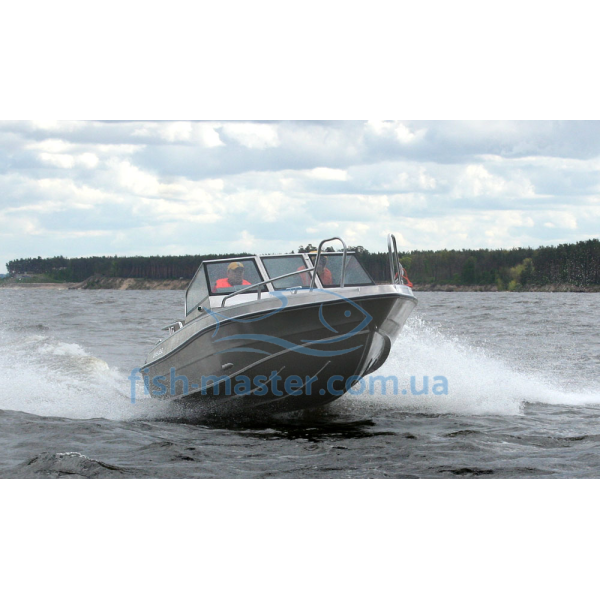 Човен UMS (TUNA) 550 DC AL