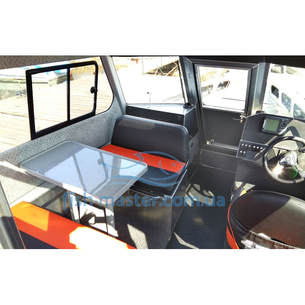 UMS (TUNA) 865 CABIN boat