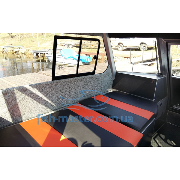 UMS (TUNA) 865 CABIN boat