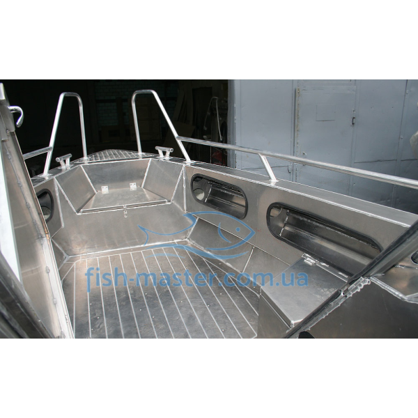 UMS (TUNA) 865 CABIN boat