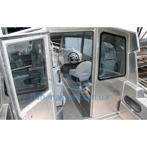 UMS (TUNA) 865 CABIN boat
