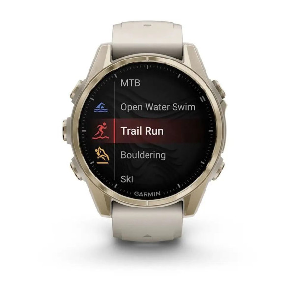 Смарт-годинник Garmin Fenix ​​8 – 43 мм, AMOLED Sapphire, золотистий з силіконовим ремінцем кольору туманний сірий/темний пісковик