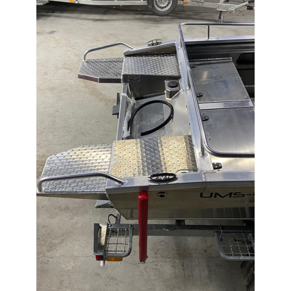 Boat UMS 485 DC AL