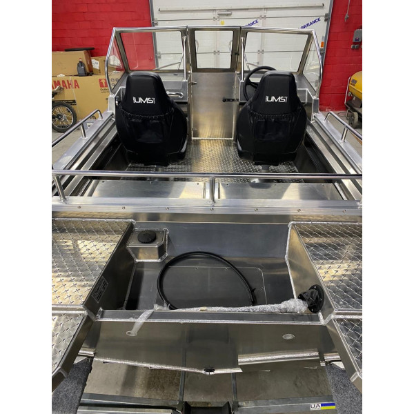 Boat UMS 485 DC AL
