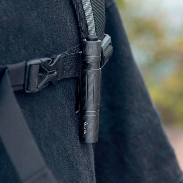Olight I3T EOS Flashlight. Carbon Fiber