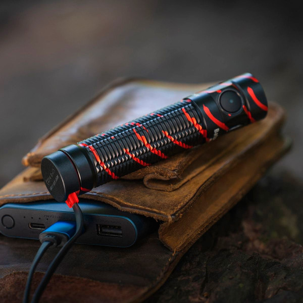Olight Baton 3 Pro Flashlight. Black Lava