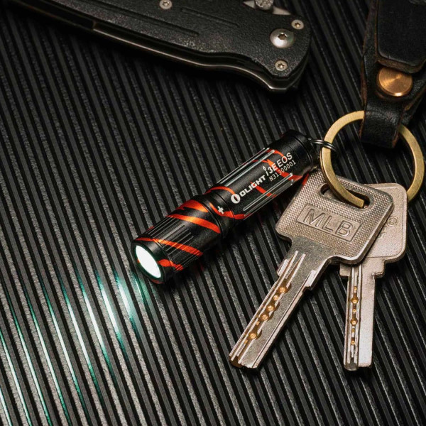 Olight I3E EOS Black Lava Keychain Flashlight
